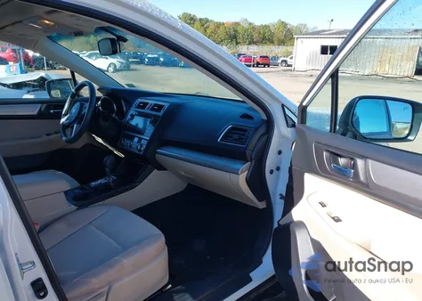 2017 Subaru Outback 2.5I Premium из США, поврежденный, VIN 4S4BSADC9H3277992